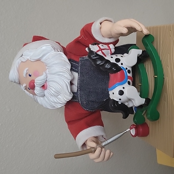 RARE! HARD TO FIND 1994 MR CHRISTMAS SANTA AT HIS WORK BENCH - Picture 6 of 17